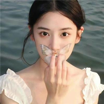 皇家师姐海报